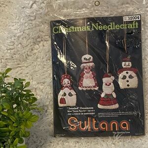 Vintage Sealed Sultana Jeweled Holiday Ornament Kit 32131 NOS